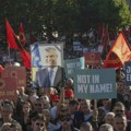 Policija u Prištini suzavcem protiv demonstranata, ima povređenih tokom protesta kod Skuštine Kosova