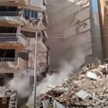 Dramatičan snimak iz egipta - obrušila se zgrada od 13 spratova! Ljudi zaglavljeni u ruševinama, spasioci na terenu