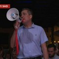 Udružena opozicija se okupila ispred Master centra: Miloš Tubić: Pobedili smo na dva od tri mesta za koje imamo podatke