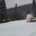 Na goliji i do metar snega, mećava na Zlatiboru ne prestaje satima: Tokom noći palo još desetak centimetara novog snega…