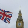 Rekordno topli maj za Britance: Kupanje na otvorenom obeležila tragedija u Notingemu