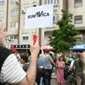 Počeo protest ispred novosadskih prostorija SNS-a, danas nema aktivista vladajuće partije