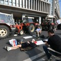 Novi Sad: Opozicija i gradonačelnik oprečno o blokadi skupštine i izborima za mesne zajednice