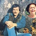 "To nisu čista posla, plašim se za ćerke" Ispovest žene pevača Duška Kostića čija je smrt ostala misterija: Otpevao "Sačuvaj…