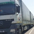 Teretnjaci čekaju 4 sata na Sremskoj Rači na izlazu iz Srbije
