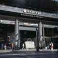 GUESS torba koja je osvojila Beograd: nova instalacija i nova radnja ispred Shopping Centra Rajićeva privlače sve poglede