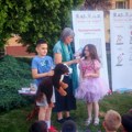 Na humanitarnom bazaru u Biblioteci prikupljeno više od 96.000 dinara za pse lutalice