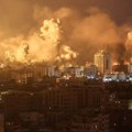 Novi vazdušni napad na gazu - poginulo najmanje 10 ljudi! Pogođena zgrada, bolnice pune, a među žrtvama ima i dece