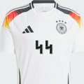 Adidas zaustavio prodaju dresova s brojem 44 koji sliči logu SS-a