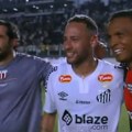 Nejmar ponovo zaigrao za Santos, a posle meča smo videli ludilo: Svi protivnici ga jurili za fotku!