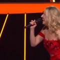 (Foto) skandal u studiju na "grandu": Pevačica izvela neočekivanu stvar na bini, voditelj se hvatao za glavu: Snimak na kraju…