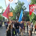 FOTO, VIDEO: Studenti krenuli peške iz Novog Sada na protest u Subotici