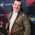 Đakuzi za 6 osoba na terasi: Aca Lukas puko 250.000 evra na renoviranje stana, oko njega je čist luksuz
