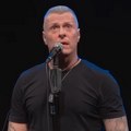 Šta je Đorđe David poručio sa bine u Loznici dok su mu građani zviždali i dobacivali da je ćaci? (video)