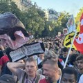 Prva žrtva protesta u Francuskoj: Policija ubila muškarca koji ih je napao mačetom