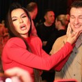 "Dođite nam na svadbu" Tanja Savić puca od sreće kraj verenika Mukija, on otkrio kad prave venčanje: Pevačica ne skida ruke sa…