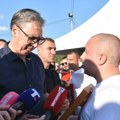 Srbi sa KiM predsedniku Vučiću u Oplanićima uručili ikonu Svetog Lazara