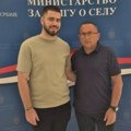 Moja želja je stočarstvo: Nemanja Todić (21) iz Paraga, budućnost vidi na selu