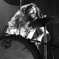 "Sviraću bubnjeve dok ne umrem" Emotivna objava člana benda "Black Sabbath" nakon što je saopštio da sve češće koristi…