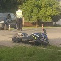 Saobraćajna nesreća u Laćarku: Povređena osoba u sudaru motocikla i automobila