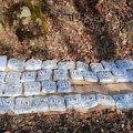 Filmska potera u Prokuplju: Osumnjičeni bežali od policije, pa bacili 24 kilograma marihuane