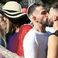 Prajd karavan stiže u Čačak, meštani se uzbunili: Zar muškarci da nam se ljube tu? "Bože, pomiluj nas grešne"
