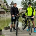 Humanitarna vožnja biciklom do Kosova Marko Nikolić i Srđan Veličković za decu obolelu od raka