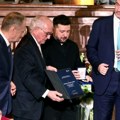 Zelenski primio nagradu pa se ironično zahvalio Orbanu