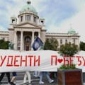 "(Ne)bojte se, i dalje smo tu": Studenti i građani održali protestnu šetnju, poručili "vidimo se 23. maja na Slaviji"