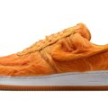 Nike predstavlja čupave Air Force 1 Low u upečatljivom izdanju od pony hair materijala Baka sandale su najveći modni hit leta…