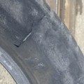 Predsedniku NPS Aleksinac namerno isečene gume na automobilu