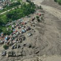 Puca brana, preti nova katastrofa Dignuta uzbuna, horor i u poplavljenom tunelu: 100 ljudi zarobljeno u podzemnom paklu, broj…