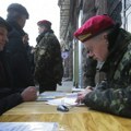 Ukrajinski civili blokirali vozilo centra za regrutaciju i prebili vojnika
