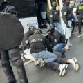 Reakcija holandske policije na nerede pristalica tzv. OVK: hapšenja, vodeni topovi, policijski psi protiv demonstranata