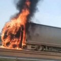 Jeziv prizor kod Leskovca: Kamion se prevrnuo i zapalio na auto-putu, vozač stradao u plamenu!
