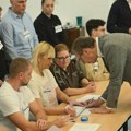 "On je znao da je gotov": Oglasio se član biračkog odbora koji je Vučiću uručio glasački listić uz osmeh