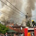 Heroj iz novog pazara! Semir Kambović se sat vremena borio sa vatrom na krovu kuće, nakon požara hospitalizovan (video)