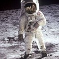 Nil Armstrong i Edvin Oldrin postali su prvi ljudi koji su stigli na Mesec.