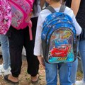 Jedinstvena škola u Srbiji: U njoj đaci ne sede u klupama, ne koriste mobilne i nose uniforme