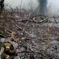 Žestok napad ruske armije snimljen kamerom: Istovremeni napad na ukrajinsku armiju sa tri strane (video)