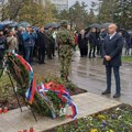 U Tašmajdanskom parku položeni venci na spomenik devojčici Milici Rakić