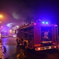 VIDEO Požar na Ceraku: Gori automehaničarska radnja, s vatrom se bori 15 vatrogasaca