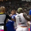 VIDEO Žestok sukob NBA asova na prijateljskom meču – hvatali se za vrat, saigrači uleteli da razdvajaju