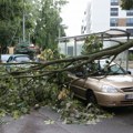 Jako nevreme urnisalo Zagreb! Tokom intervencija povređen vatrogasac!