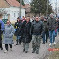 Mužljanci organizovali prvu protestnu šetnju i skup ispred Mesne zajednice. Najavljeni novi protesti! Održan prvi protest u…