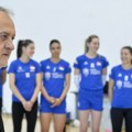 Ministar sporta Zoran Gajić posetio odbojkašice Srbije koje se pripremaju za Ligu nacija
