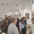 U GRADSKOJ GALERIJI OTVORENA IZLOŽBA KOLAŽA RADOSLAVA RAŠE GOLUBOVIĆA – Kapiten reprezentacije dobrih Valjevaca