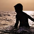 Užas u Grčkoj! Dečaku (4) iz Srbije stalo srce na plaži: Svi odmah reagovali