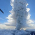 Vulkan na Kamčatki izbacio jutros stub pepela i dima visok 12 kilometara