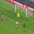 Uefa usred noći objavila snimak čudesne odbrane golmana Zvezde! Čudesnom intervencijom spasao crveno-bele i ostavio Evropu u…